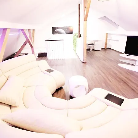 Apartamento Secret Hideaways Space Loft Wohndesign Auf 2 Etagen L 450m Bis Uni
