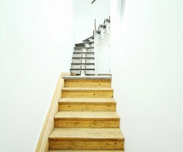 Space Loft Wohndesign Mit 2 Schlafzimmern L 450m Bis Uni דירה