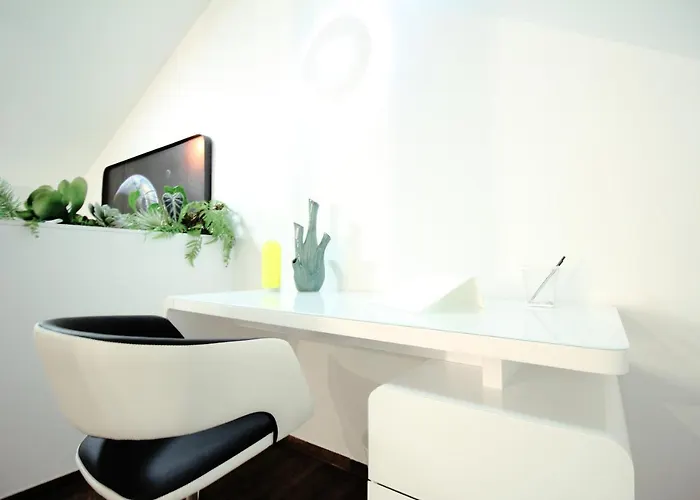 Space Loft Wohndesign Mit 2 Schlafzimmern L 450m Bis Uni דירה