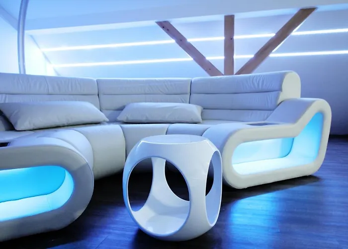 Space Loft Wohndesign Mit 2 Schlafzimmern L 450m Bis Uni דירה *