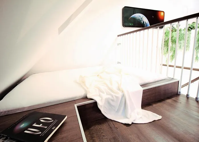 Space Loft Wohndesign Mit 2 Schlafzimmern L 450m Bis Uni דירה